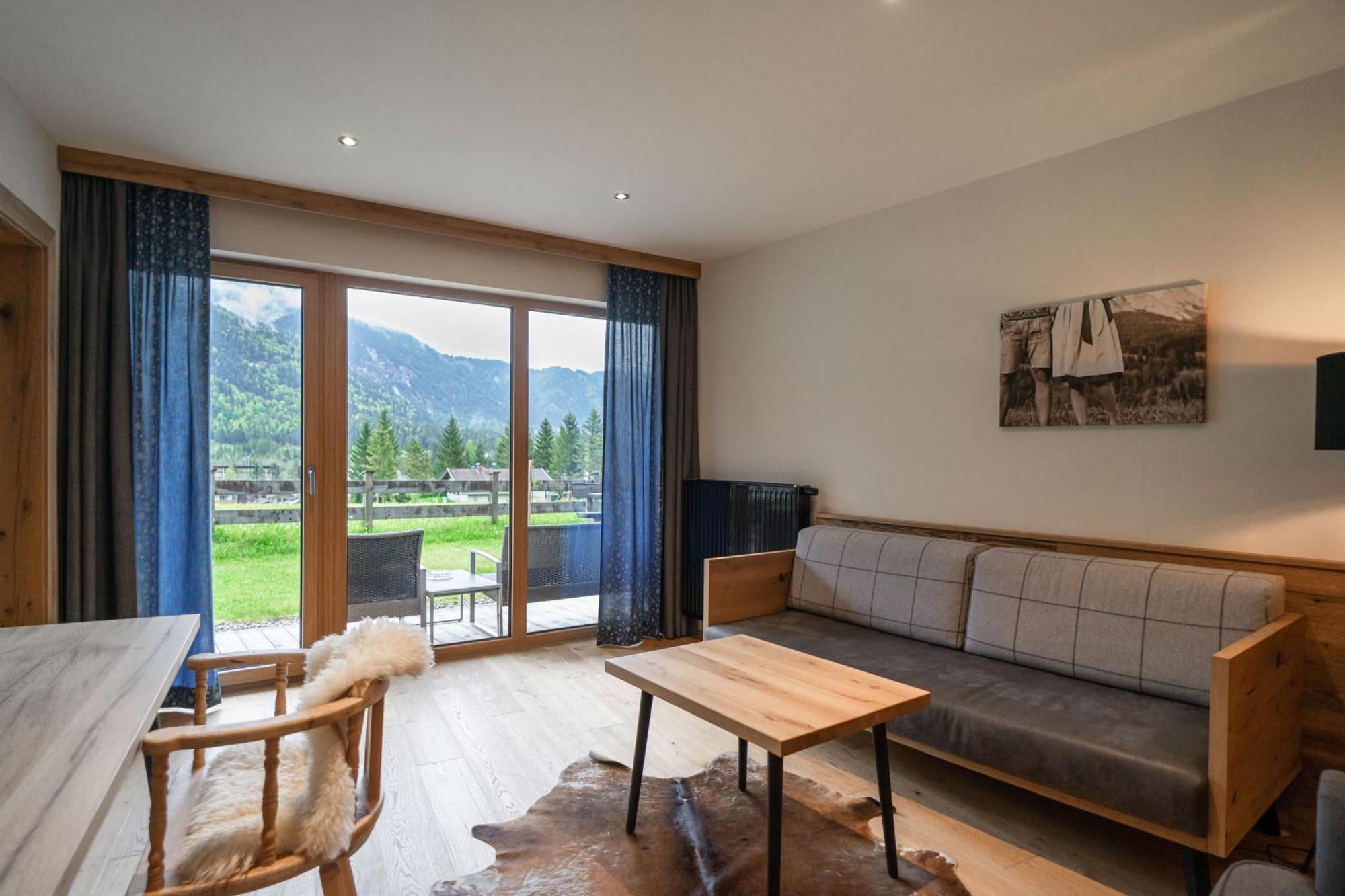 Hotel Landhaus Tirolerherz Sankt Ulrich am Pillersee Room photo